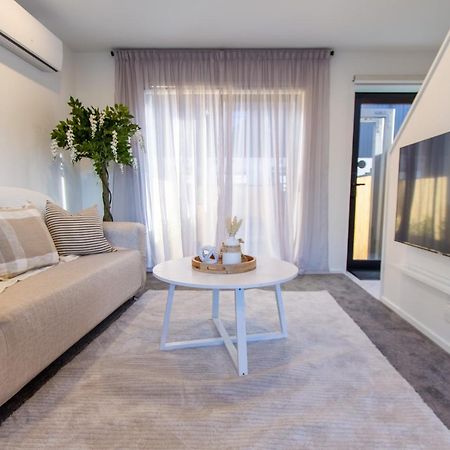 Stylish 2-Bedroom Haven Next To Hagley Park Christchurch Exterior photo